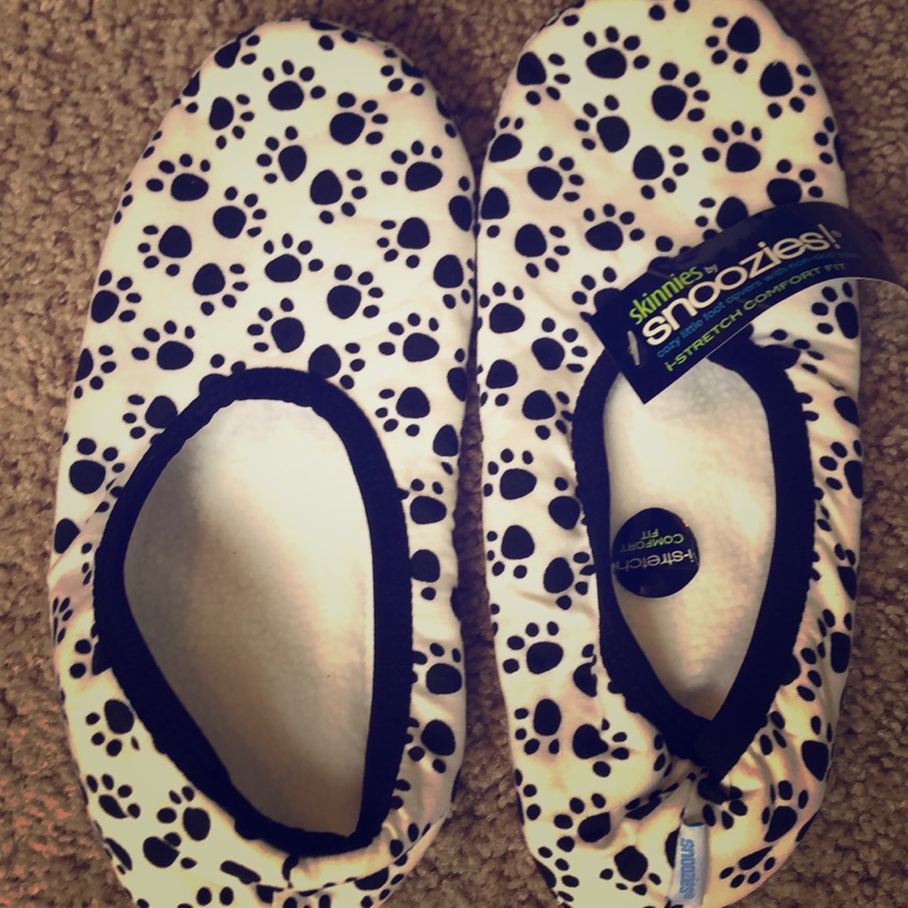 Paw print slippers 🐾